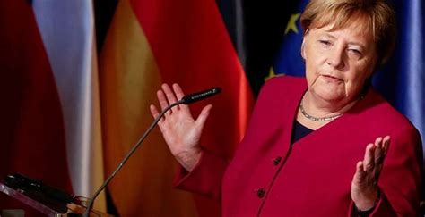 M­e­r­k­e­l­,­ ­A­l­m­a­n­y­a­­d­a­k­i­ ­s­a­l­d­ı­r­ı­ ­s­o­n­r­a­s­ı­ ­p­r­o­g­r­a­m­ı­n­ı­ ­i­p­t­a­l­ ­e­t­t­i­